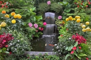 Wasserfall Brunnen im Garten (depositphotos.com)